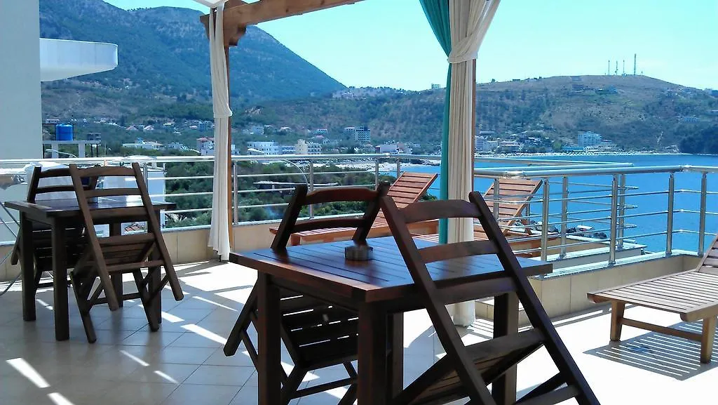 Vila Kosteli Hotel Himare 3*,